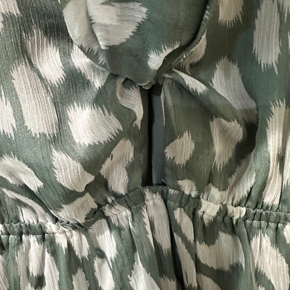 By Together Green Leopard Print Chiffon Ruffled Dress NWOT - Picture 8 of 12